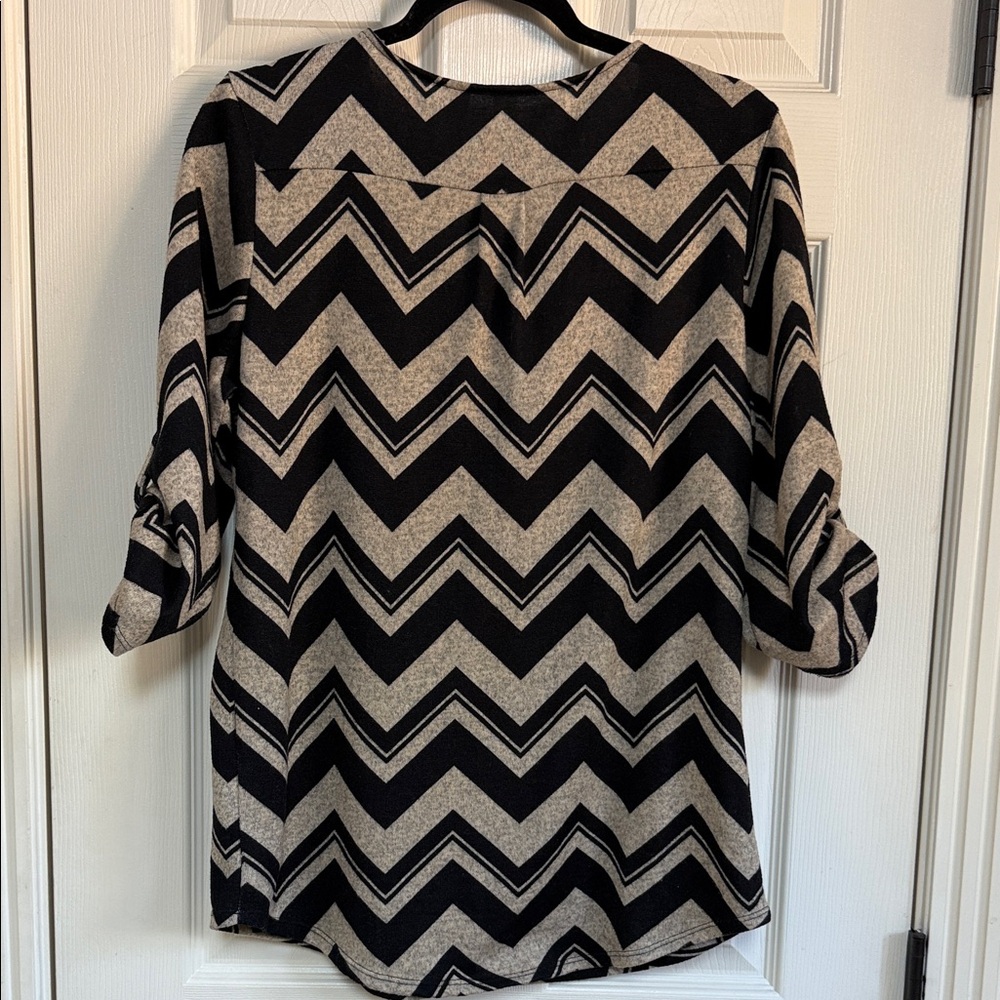 Tacera Black and Tan Chevron Tunic - Picture 11 of 13